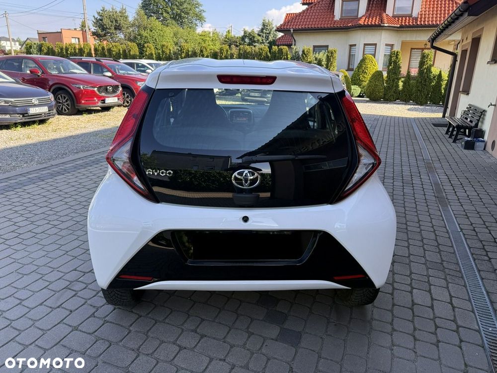 Toyota Aygo x-play - 8
