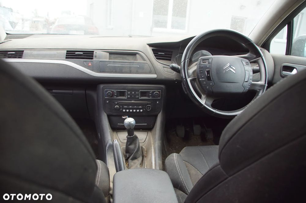 Auto na części - Citroen C5 II X7 1.6 HDI 110 KM 9HZ BE4R KTV 2008R Silnik Skrzynia Drzwi Szyba Błotnik Klapa Lampa Deska Kokpit Sterownik Moduł Kierownica Licznik - 15