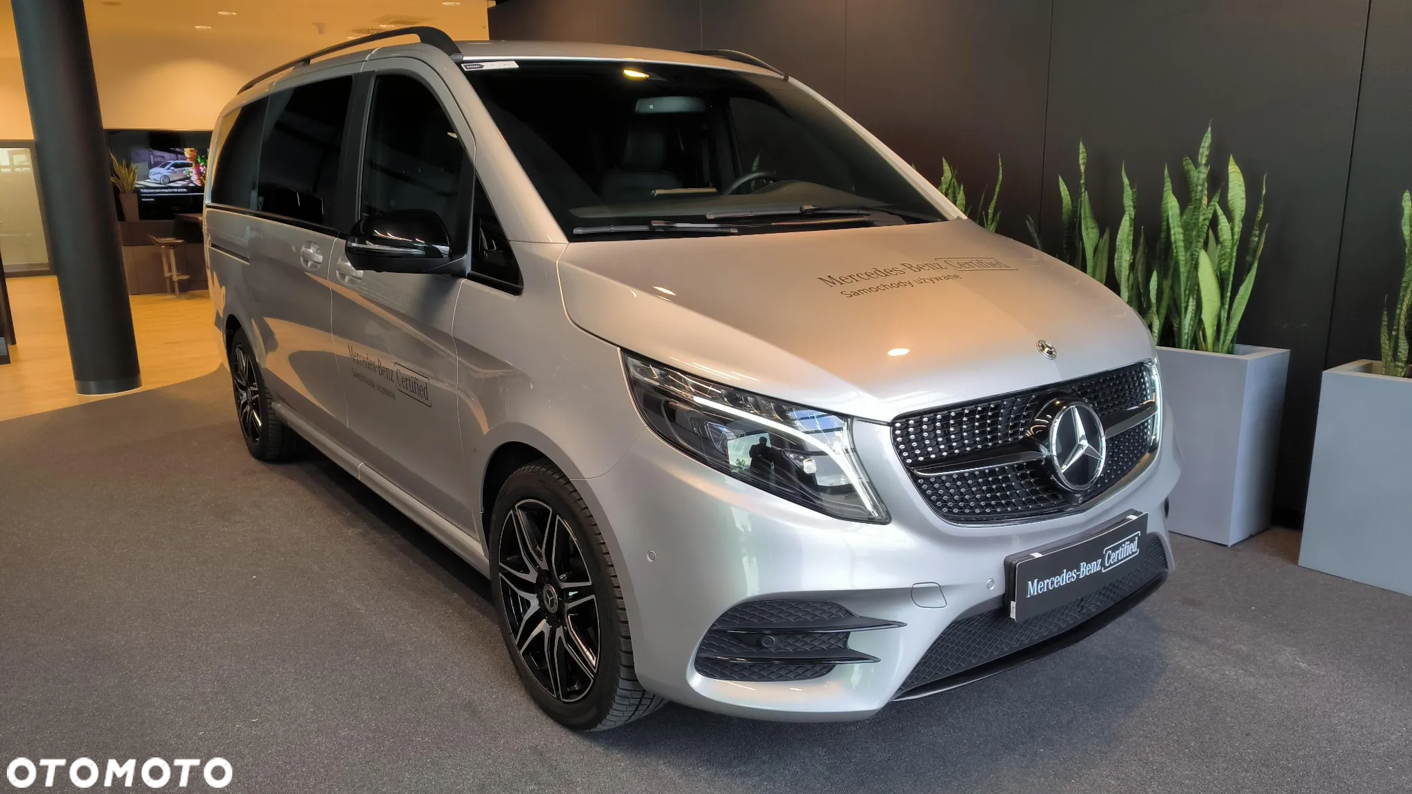 Mercedes-Benz Klasa V 300 d Avantgarde 9G-Tronic (d³ugi) - 4