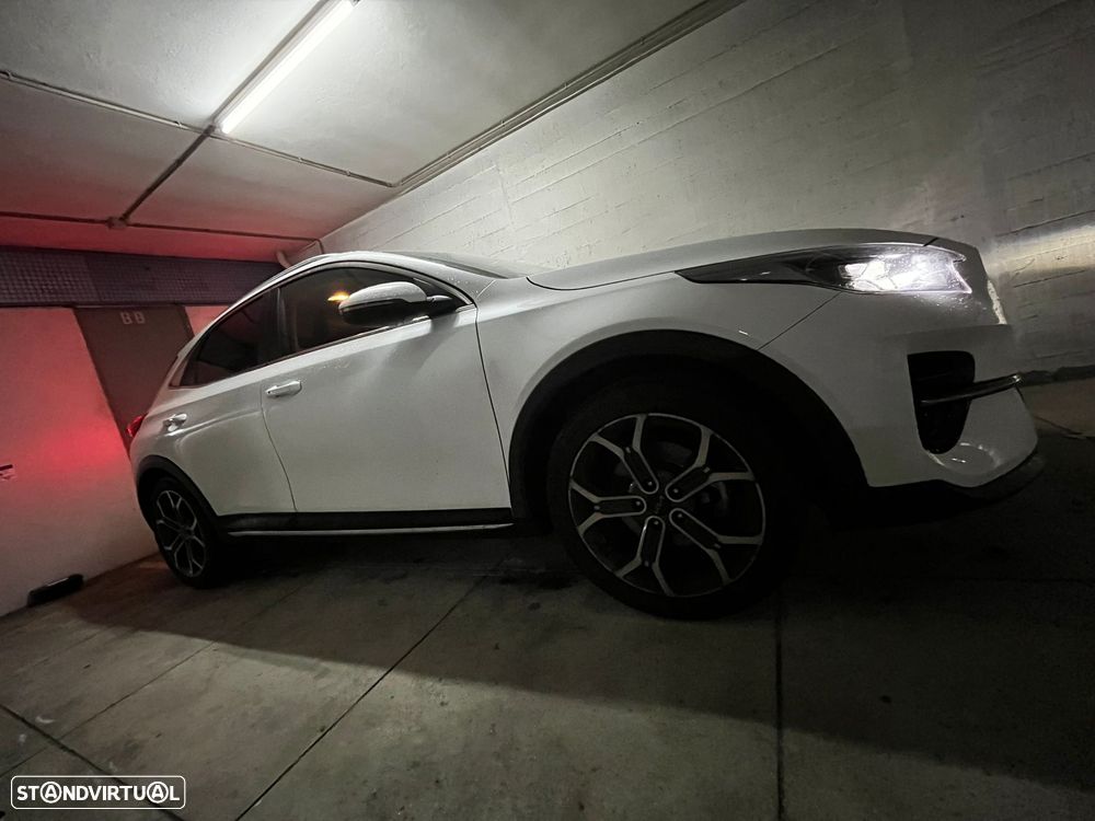 Kia XCeed 1.0 T-GDI Tech - 3