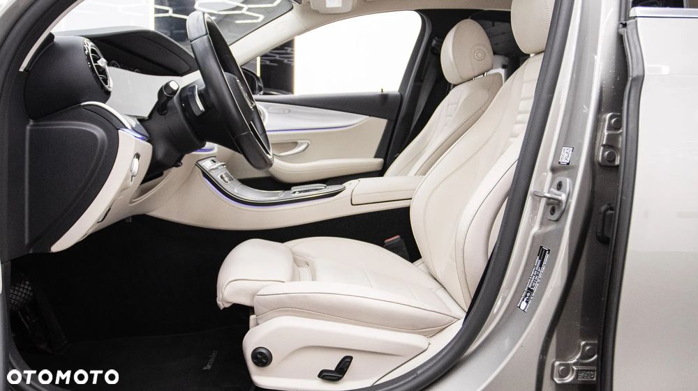 Mercedes-Benz Klasa E 300 de 4-Matic Avantgarde - 19