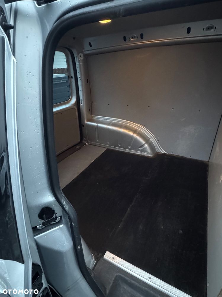 Volkswagen Caddy - 9