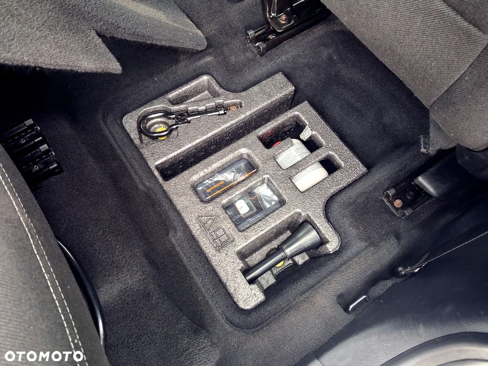 Ford Galaxy 2.0 Ambiente - 26