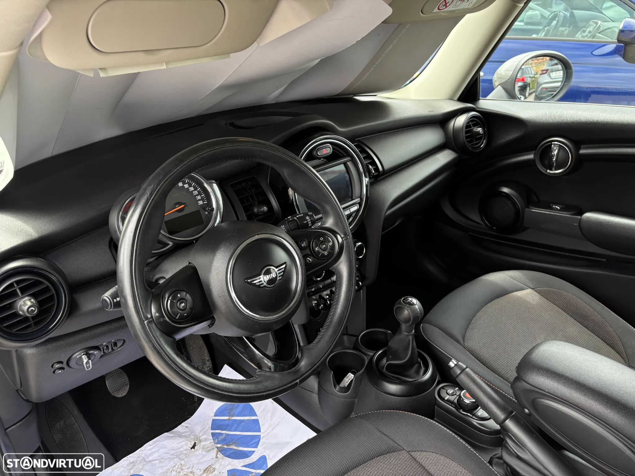 MINI 3 Portas One D - 9
