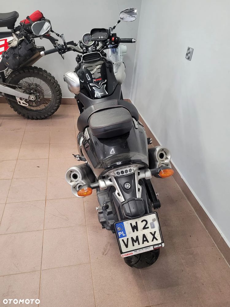 Yamaha V-MAX - 4