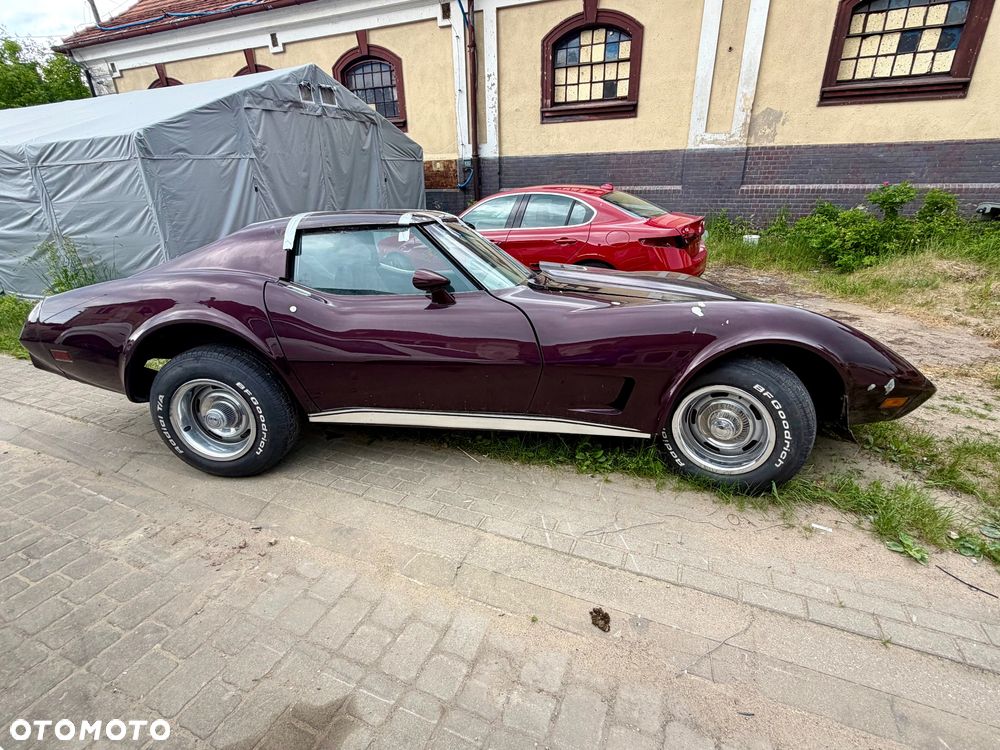 Chevrolet Corvette - 25