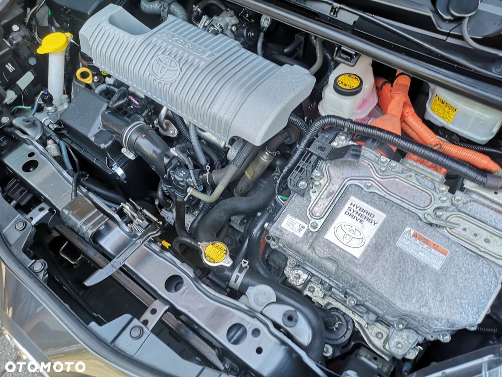 Toyota Yaris Hybrid 100 Life - 25
