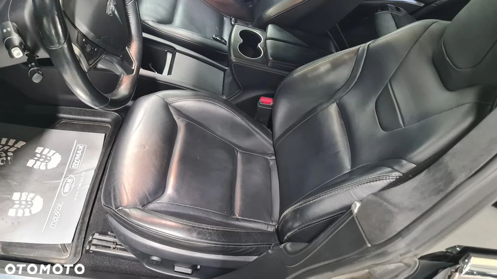 Tesla Model S - 23