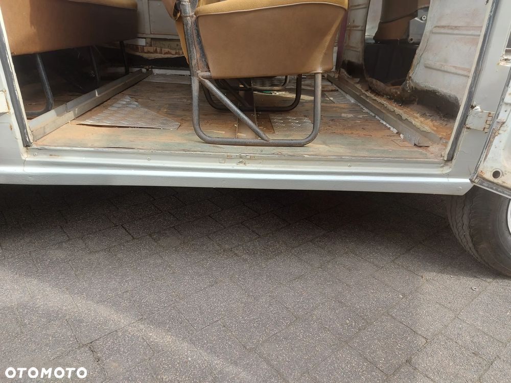 Volkswagen Transporter - 18