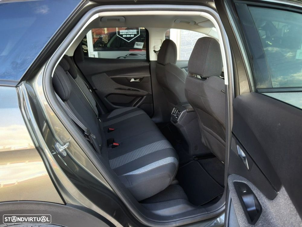 Peugeot 3008 1.6 BlueHDi Allure EAT6 - 24