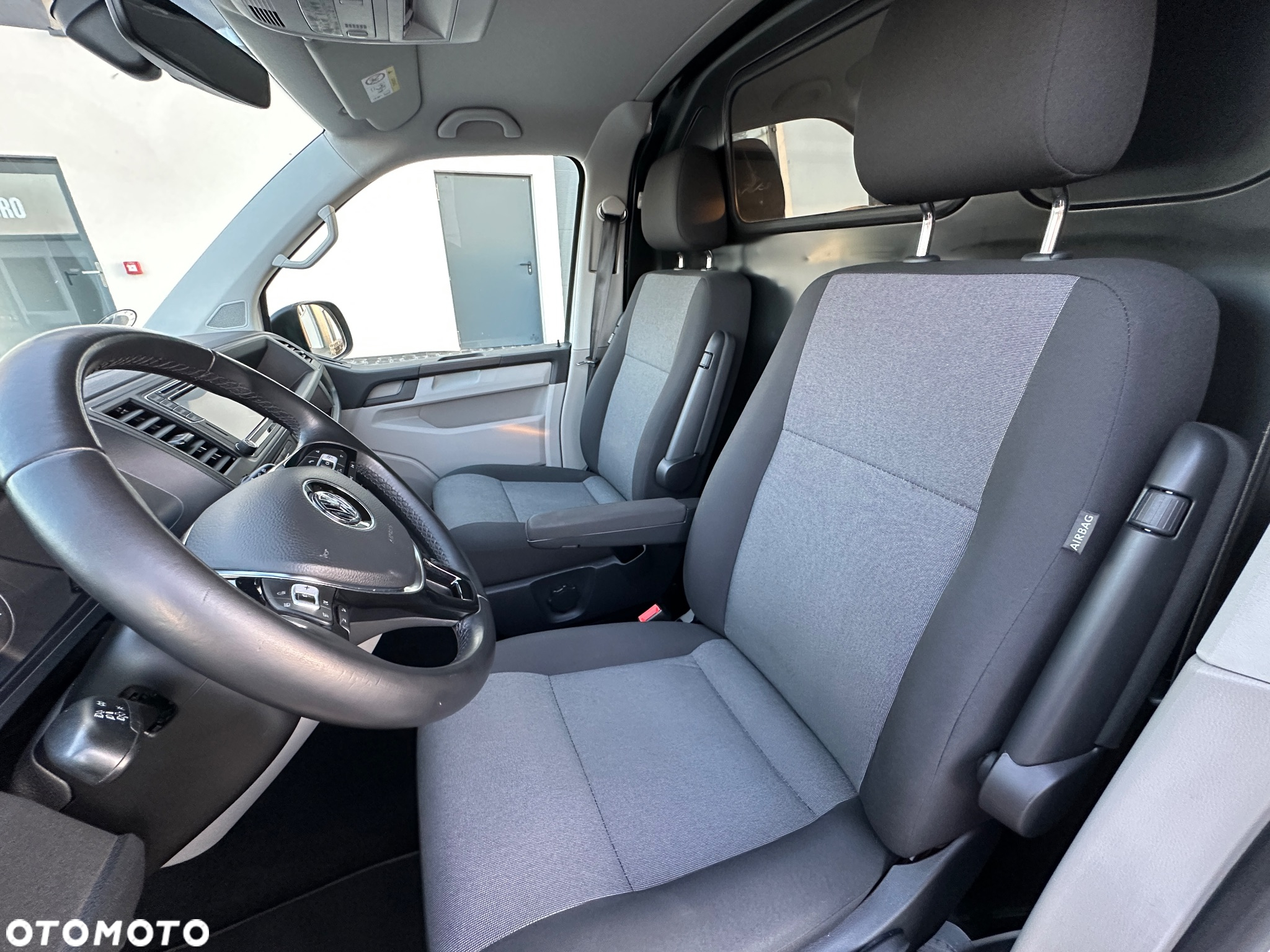 Volkswagen Transporter T6 2.0 TDI 150 DSG Sortimo ZABUDOWA WARSZTATOWA Rampa dla wózków inwalidzkich - 18