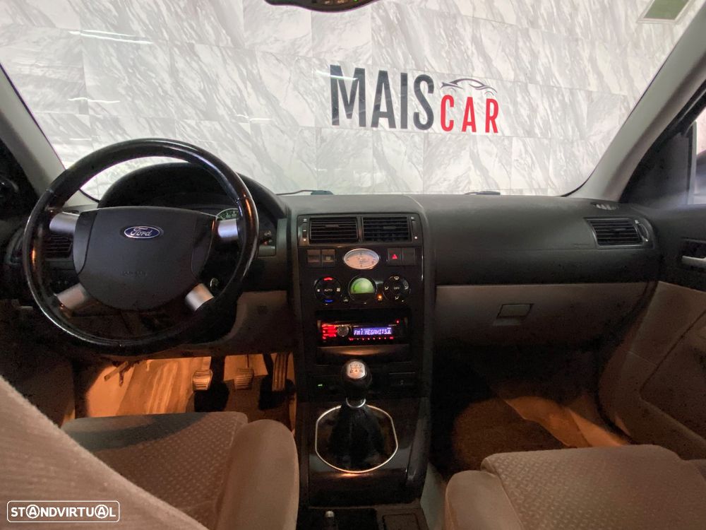 Ford Mondeo 2.0 TDdi Ghia - 14