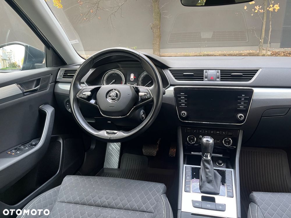 Skoda Superb 2.0 TDI SCR Ambition DSG - 10