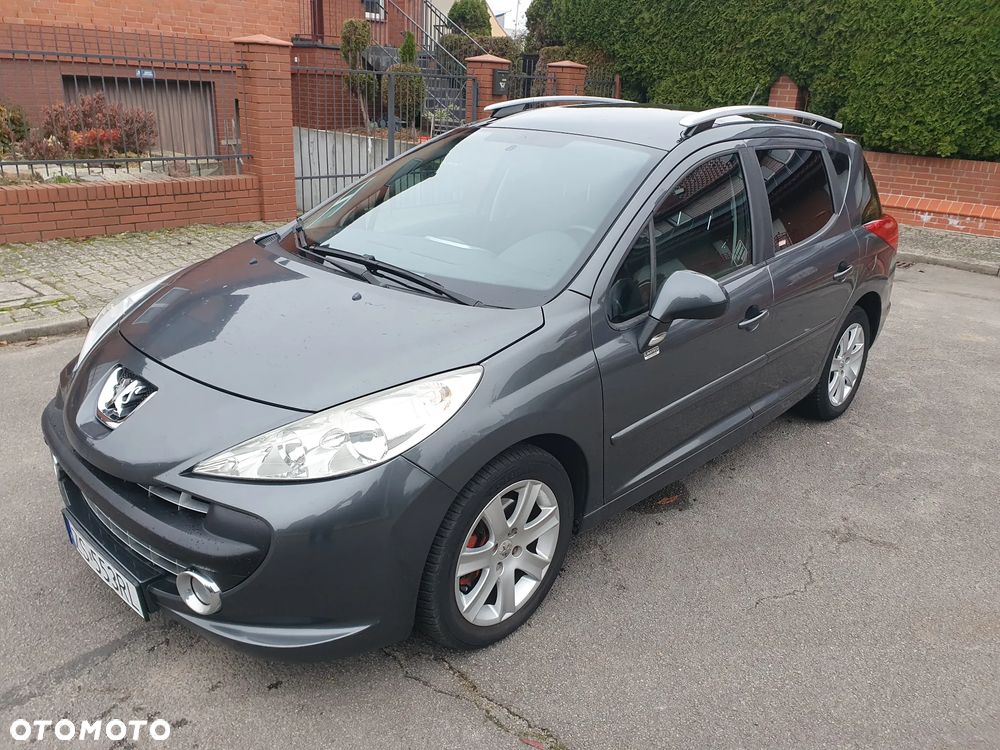 Peugeot 207 - 1