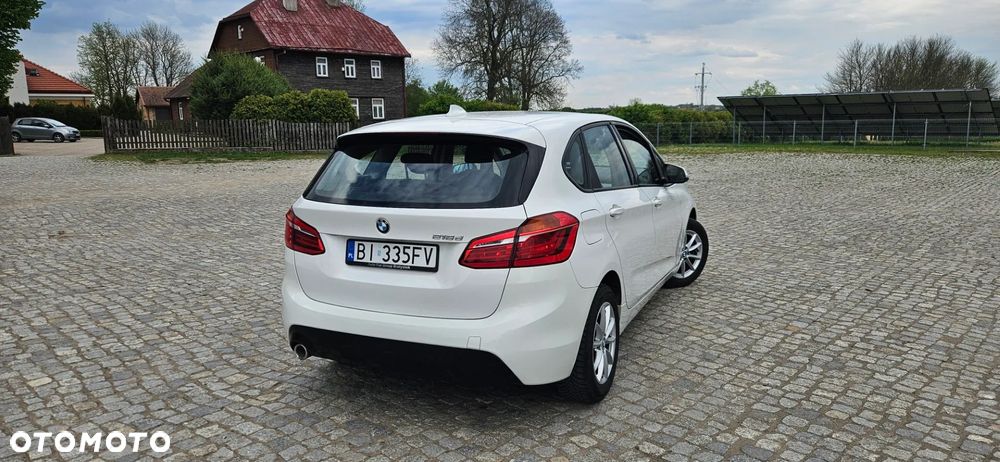 BMW Seria 2 216d - 6