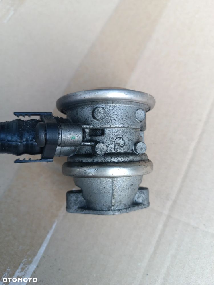 ZAWÓR EGR AUDI A6 C6 2.4 BDW 06E131101C - 2