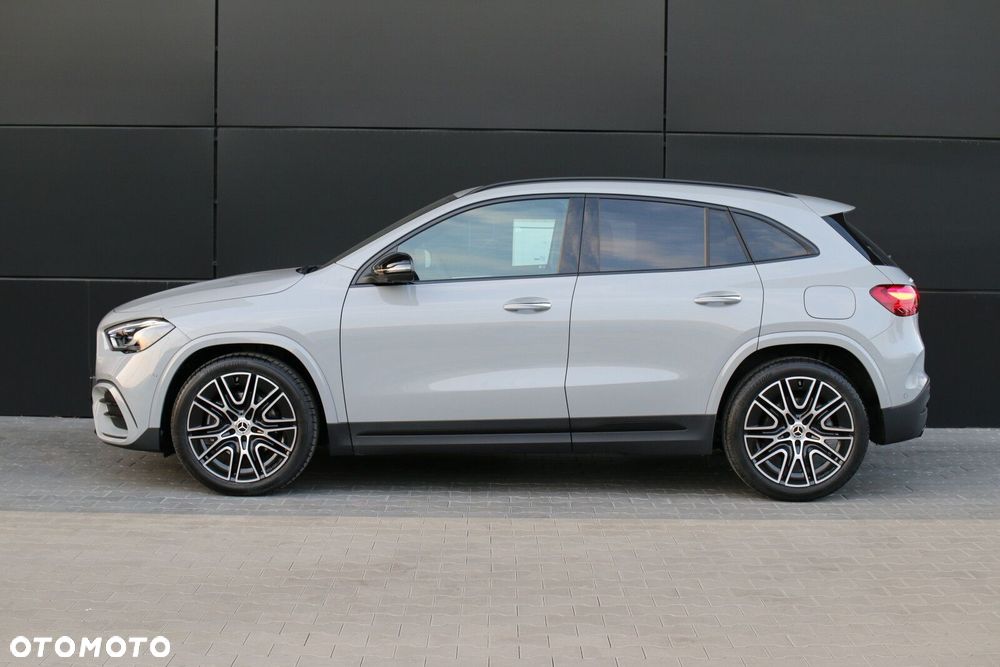 Mercedes-Benz GLA - 9
