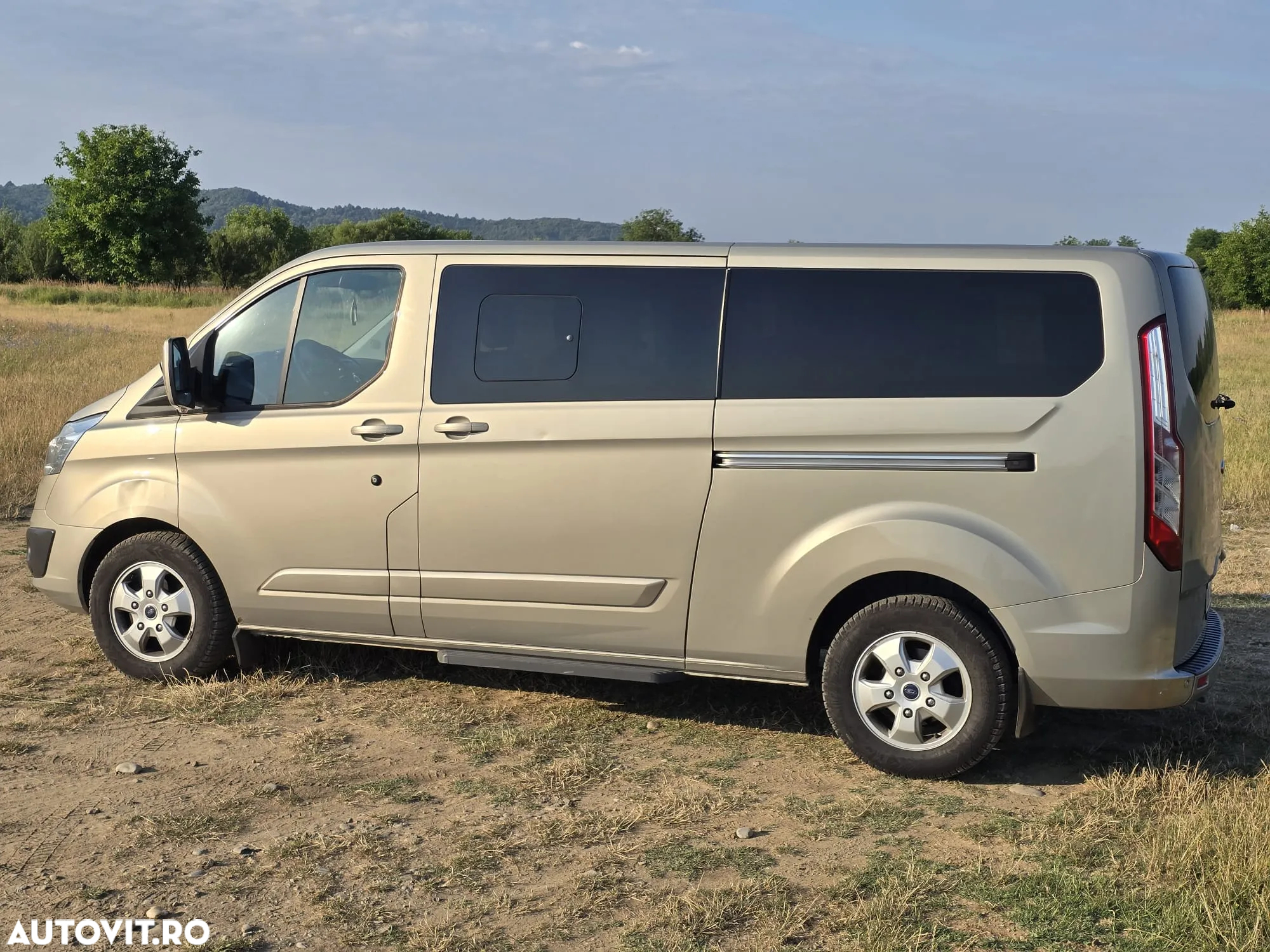 Ford Tourneo Custom - 11