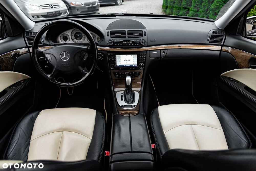 Mercedes-Benz Klasa E 320 T 4Matic Avantgarde - 29