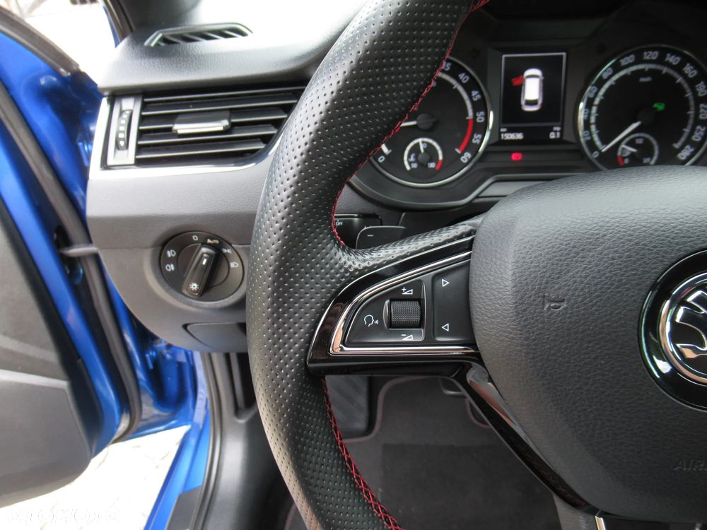 Skoda Octavia 2.0 TDI 4x4 DSG RS - 25