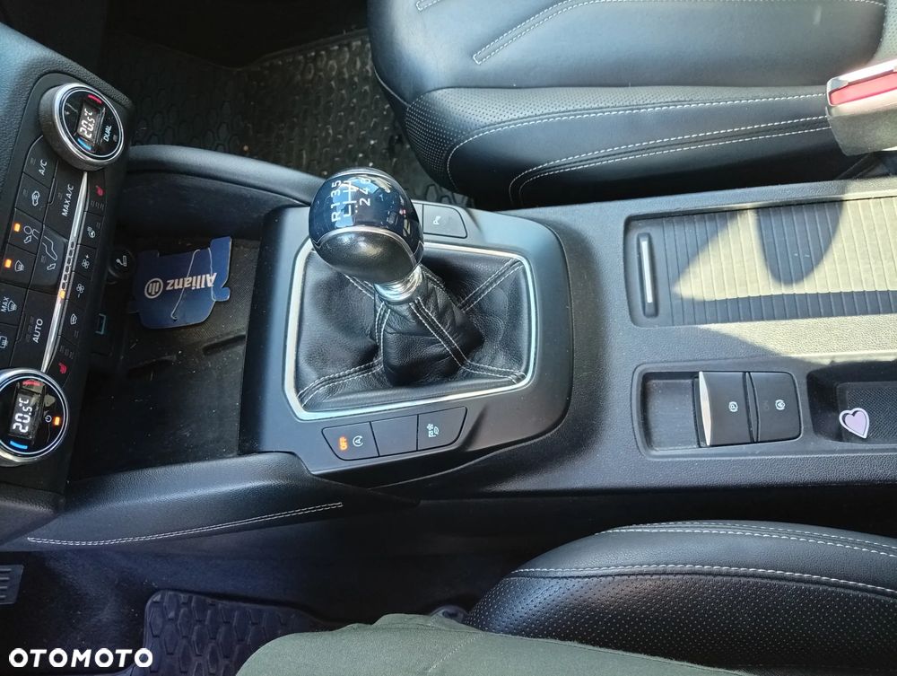 Ford Kuga - 17