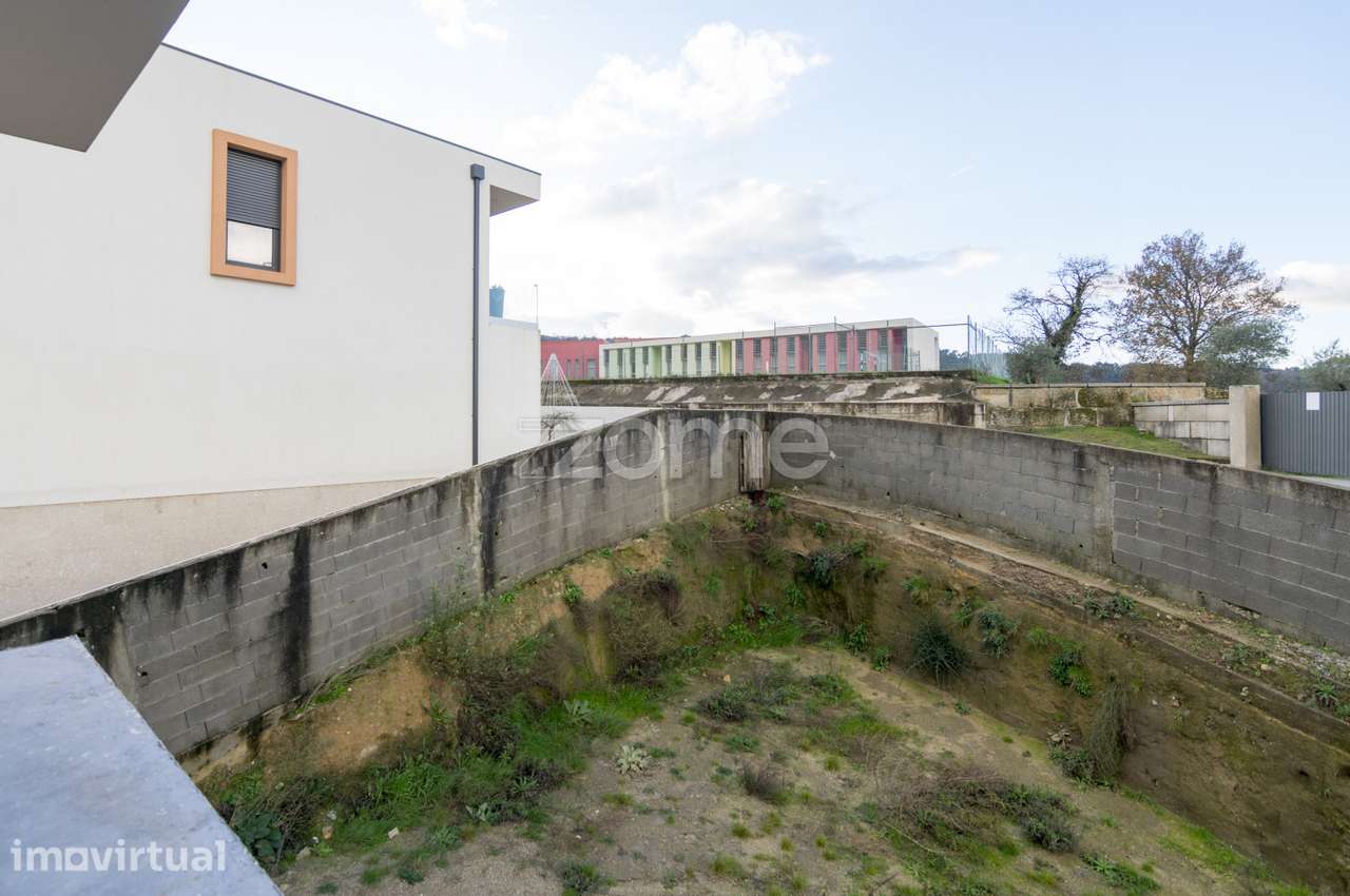 Moradia T4 + 1 Triplex em Cinfães - Grande imagem: 4/35