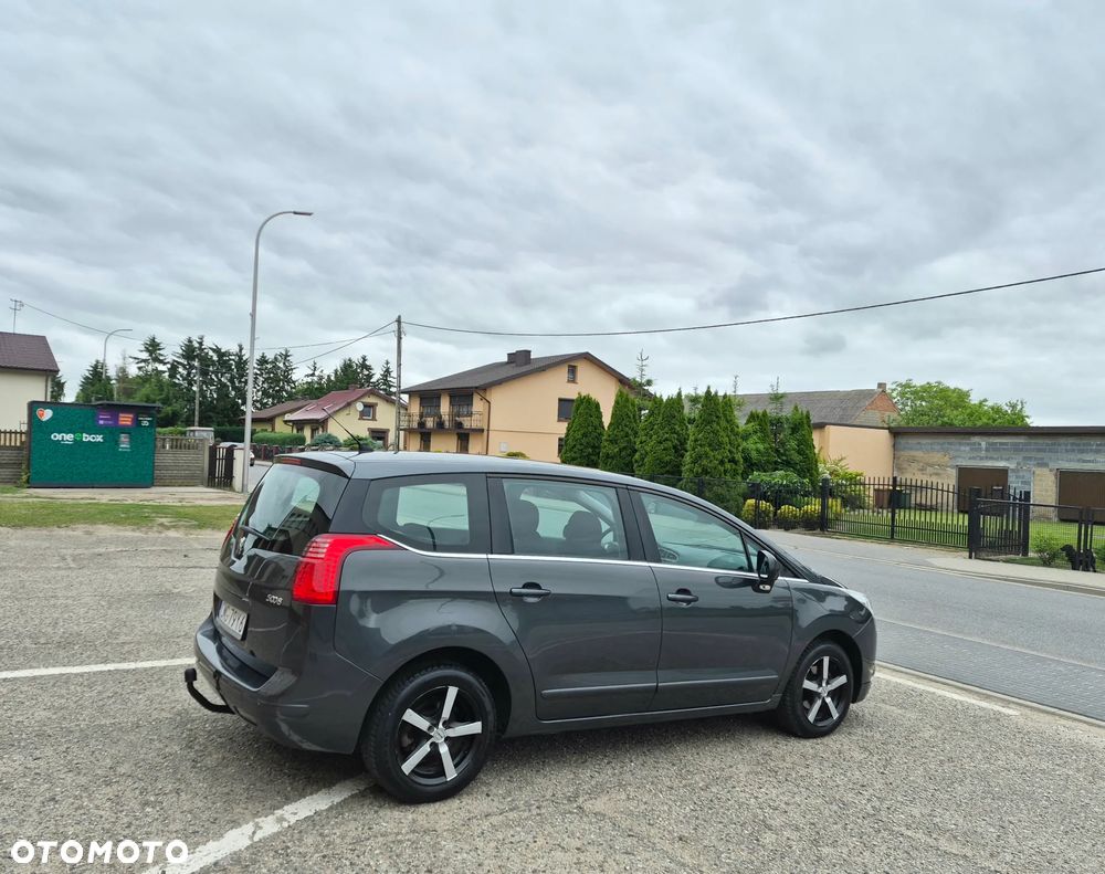 Peugeot 5008 - 5