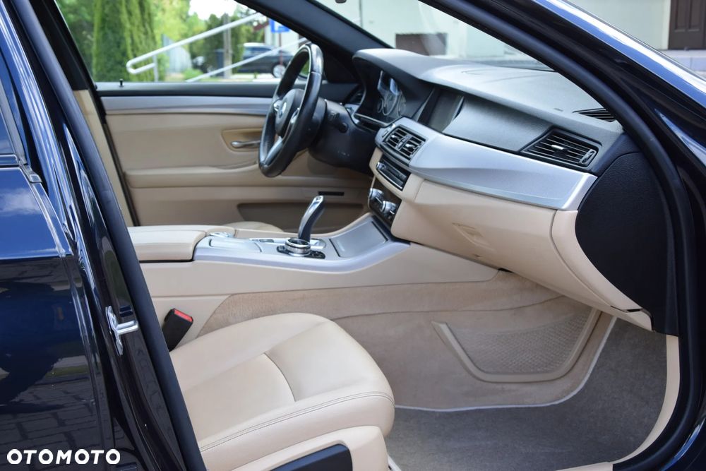 BMW Seria 5 535i Sport-Aut - 19
