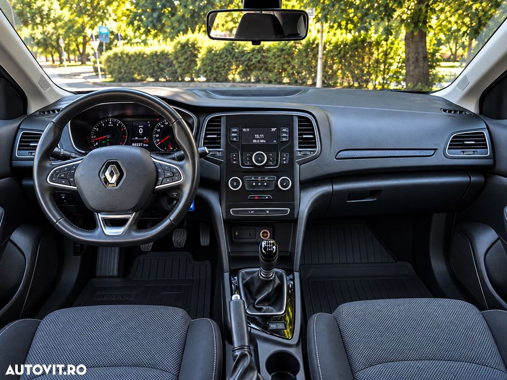 Renault Megane TCe 140 GPF Life - 6