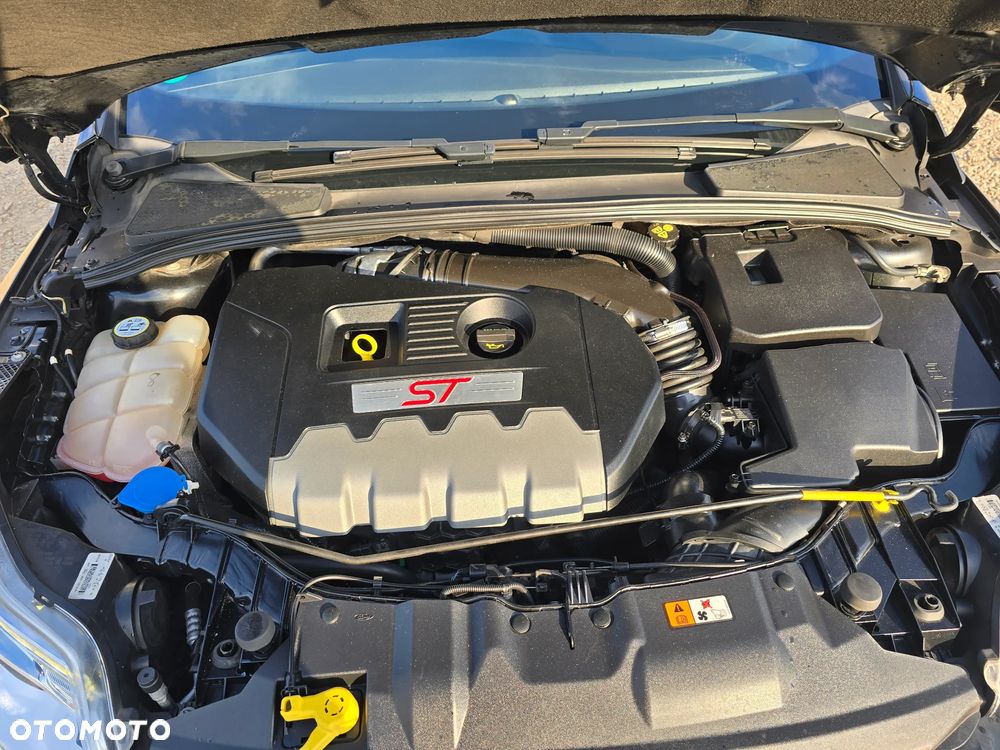 Ford Focus SW 2.0 EcoBoost ST Leather Exclusive Pack - 35