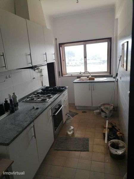 VENDO/ALUGO T3 com boas areas  e terraço. - Grande imagem: 4/12