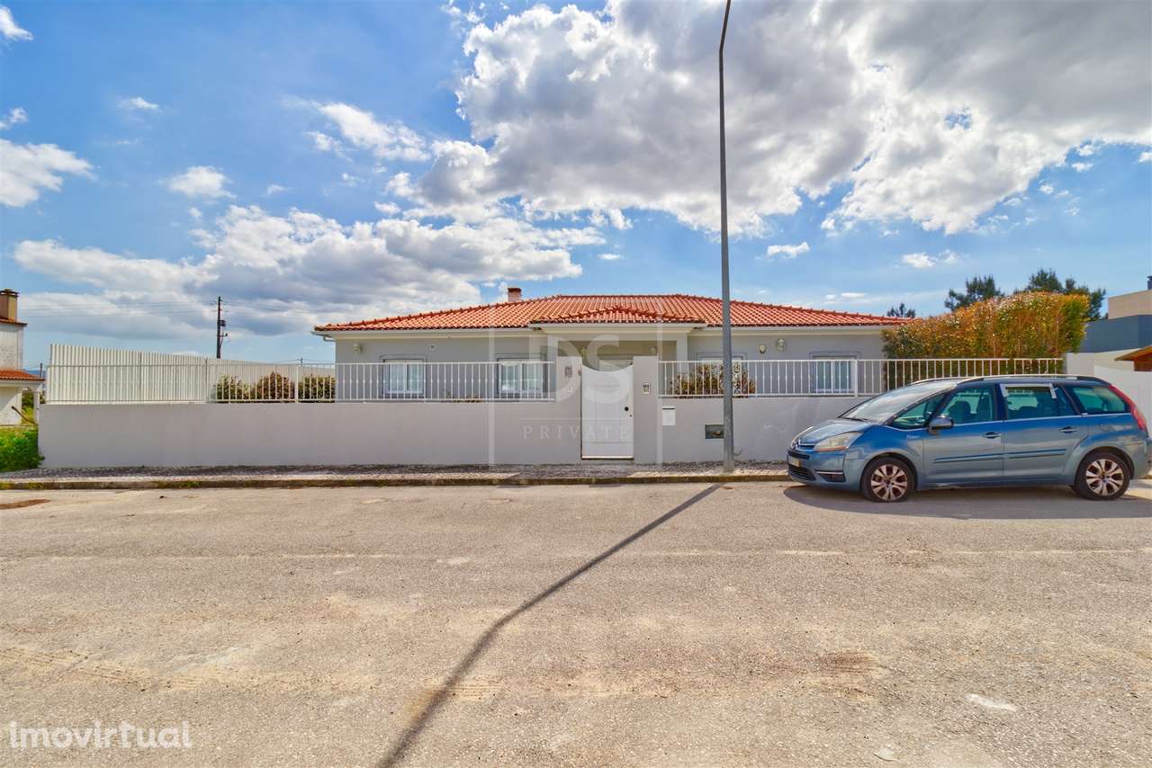 Moradia T4 Térrea com Jardim e Piscina | Quinta do Anjo – Palmela - Grande imagem: 4/51