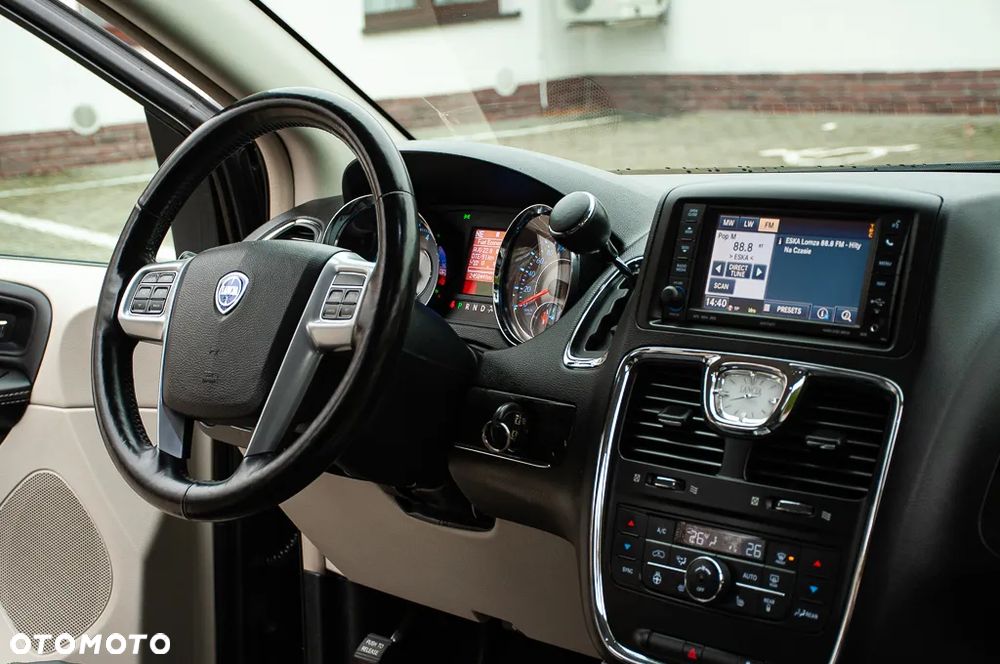 Lancia Voyager 3.6 Platinum - 15