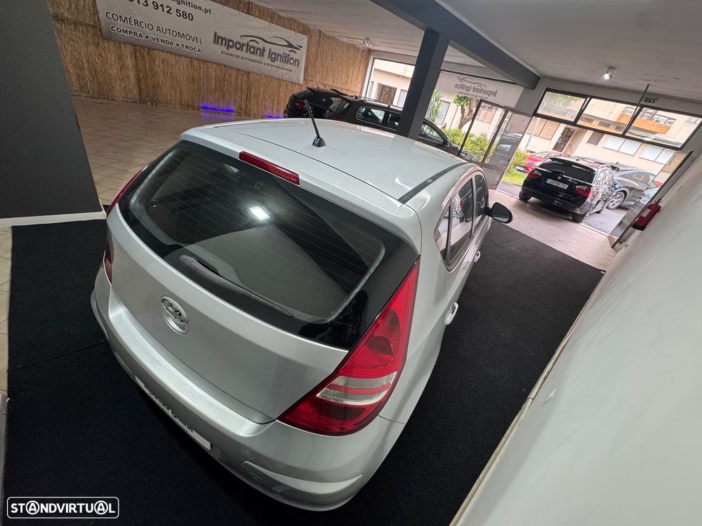 Hyundai i30 1.6 CRDI Comfort DPF - 6