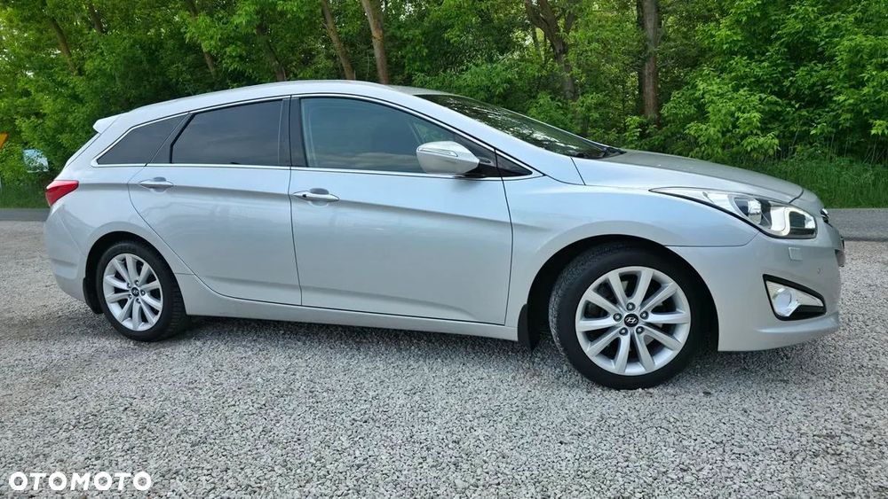 Hyundai i40 Kombi blue 1.6 Family - 10