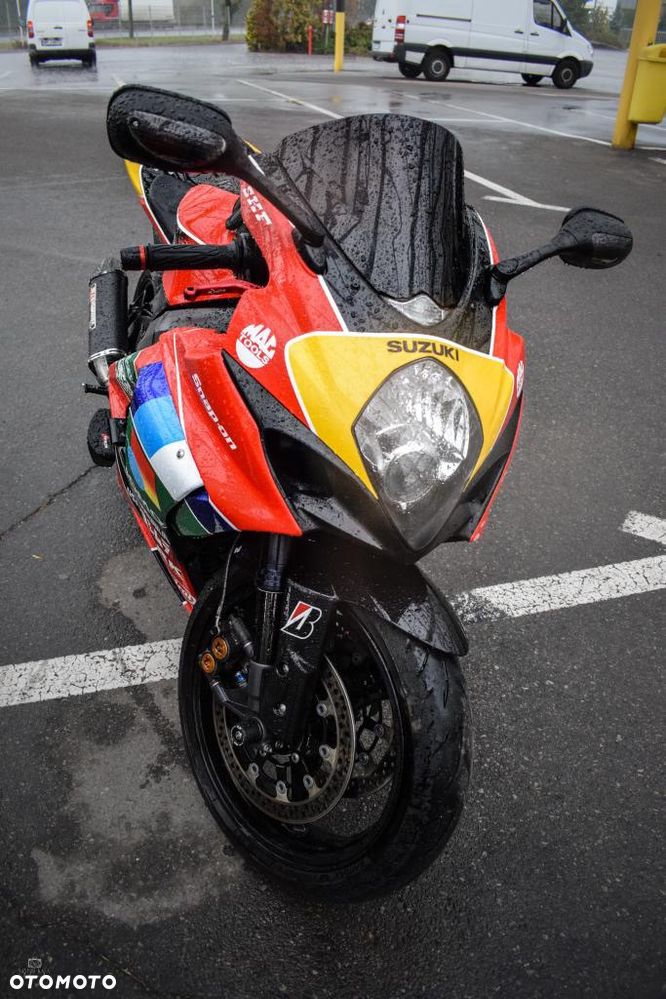 Suzuki GSX-R - 25