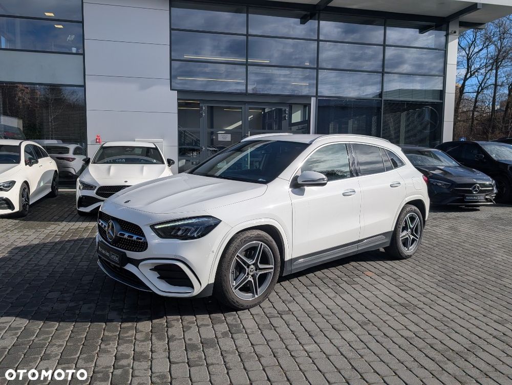 Mercedes-Benz GLA 200 AMG Line - 1