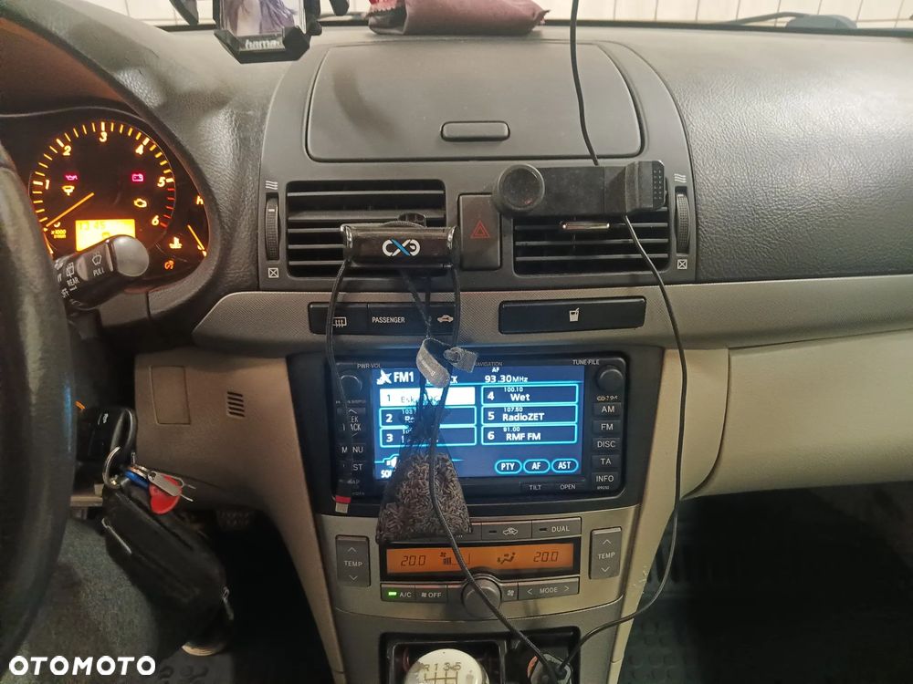 Toyota Avensis 2.2 D-CAT Sol plus NAVI - 10