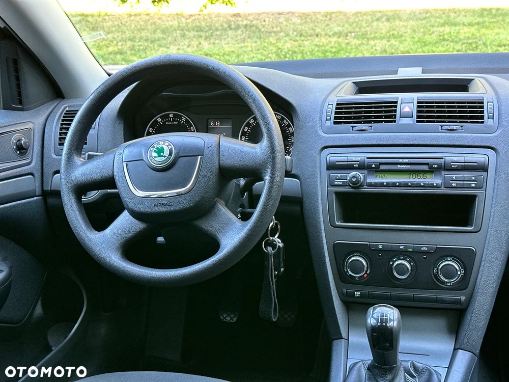 Skoda Octavia 1.4 TSI Ambiente - 25
