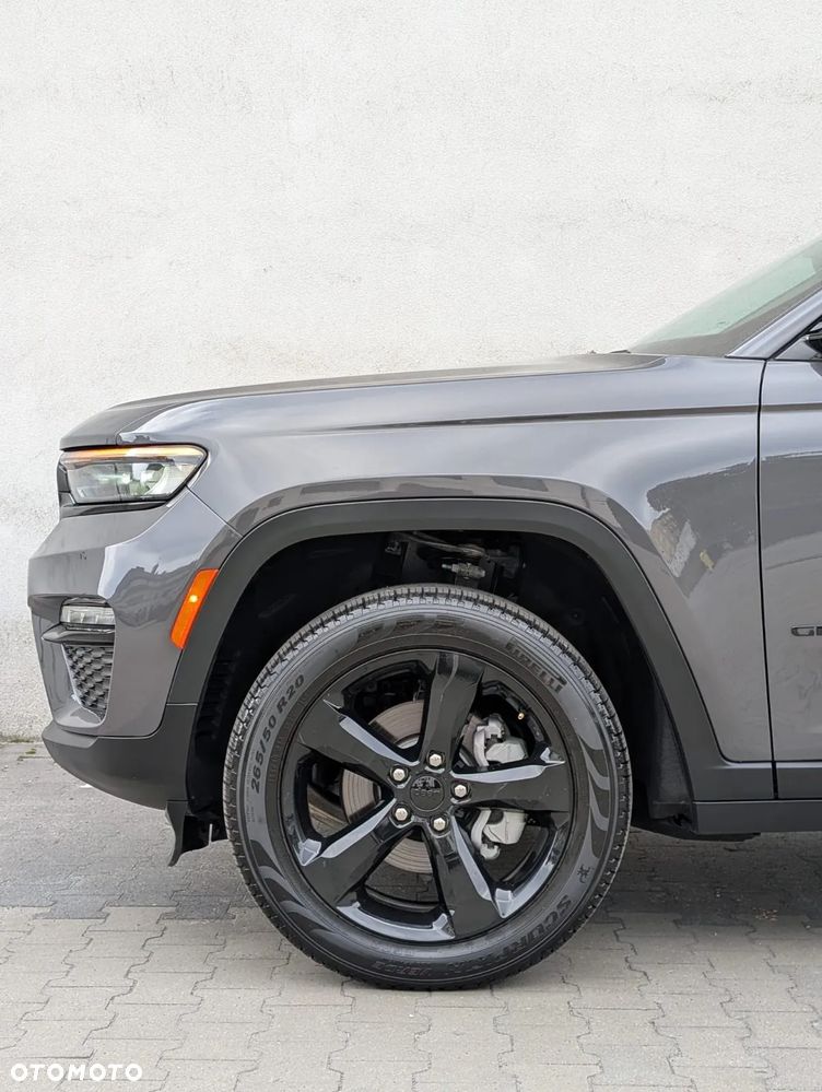 Jeep Grand Cherokee - 16