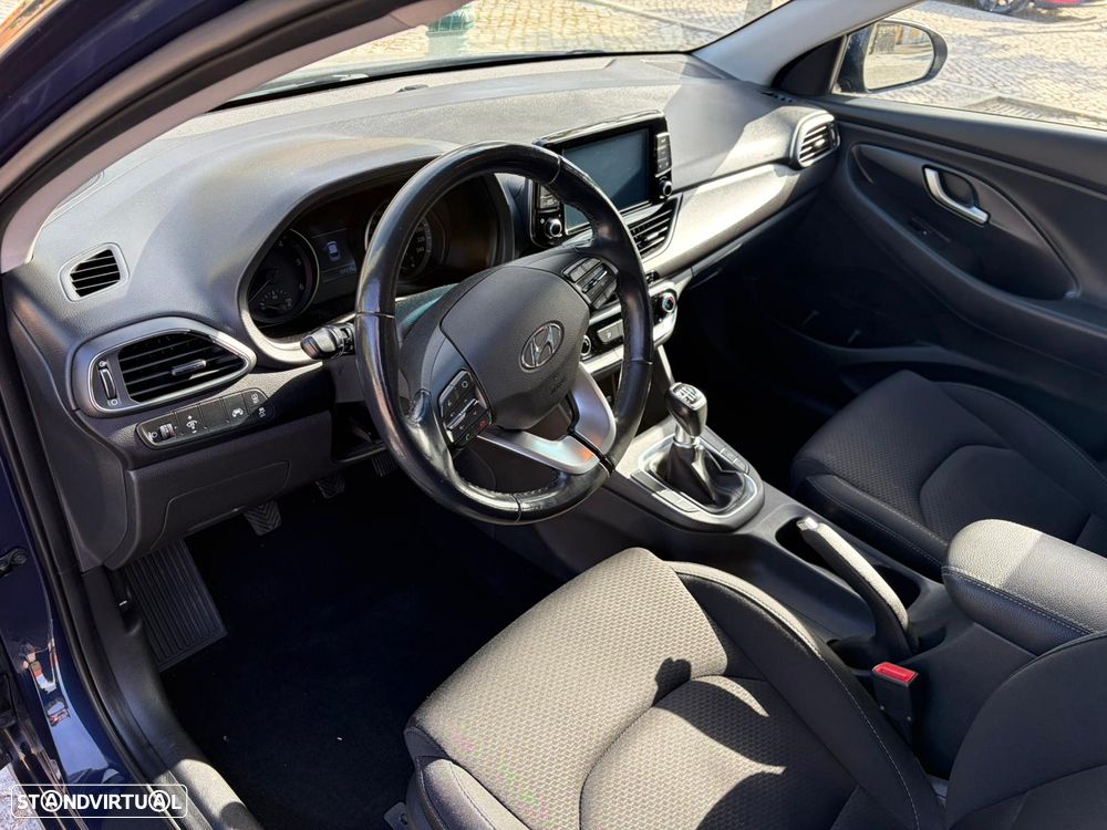 Hyundai i30 SW 1.6 CRDi Style+Navi - 8