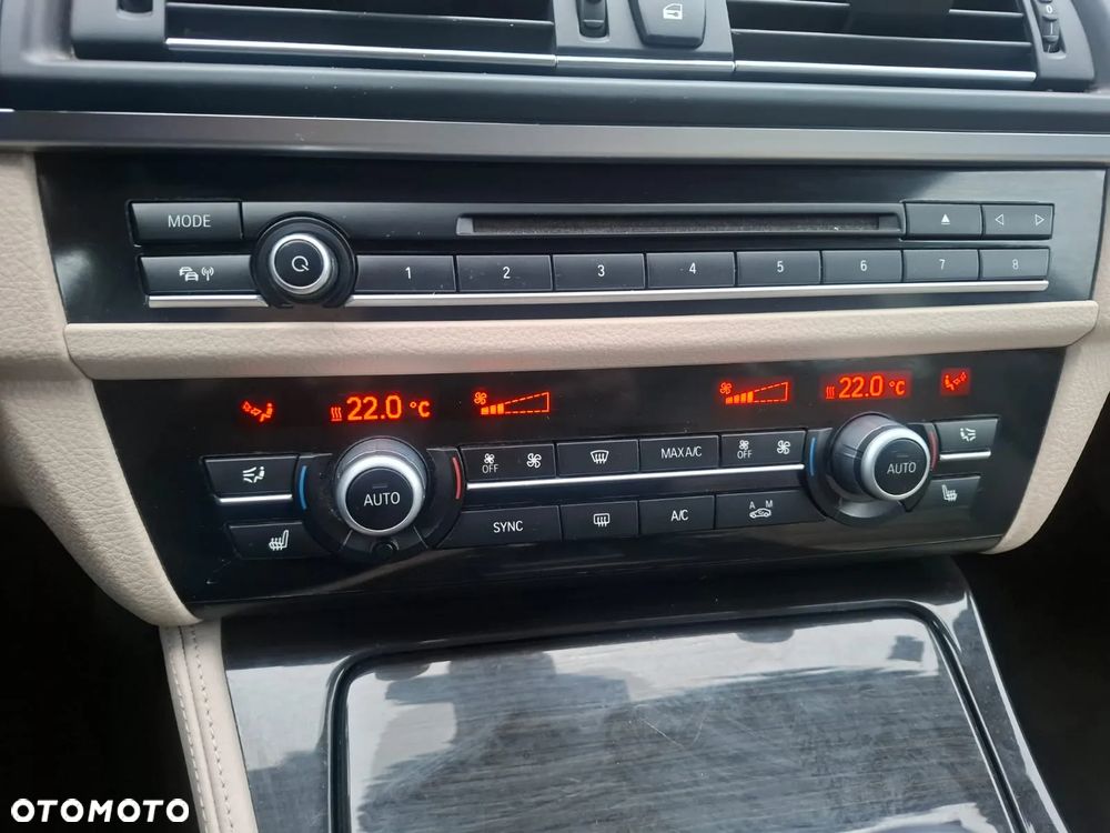 BMW Seria 5 528i Luxury Line - 13