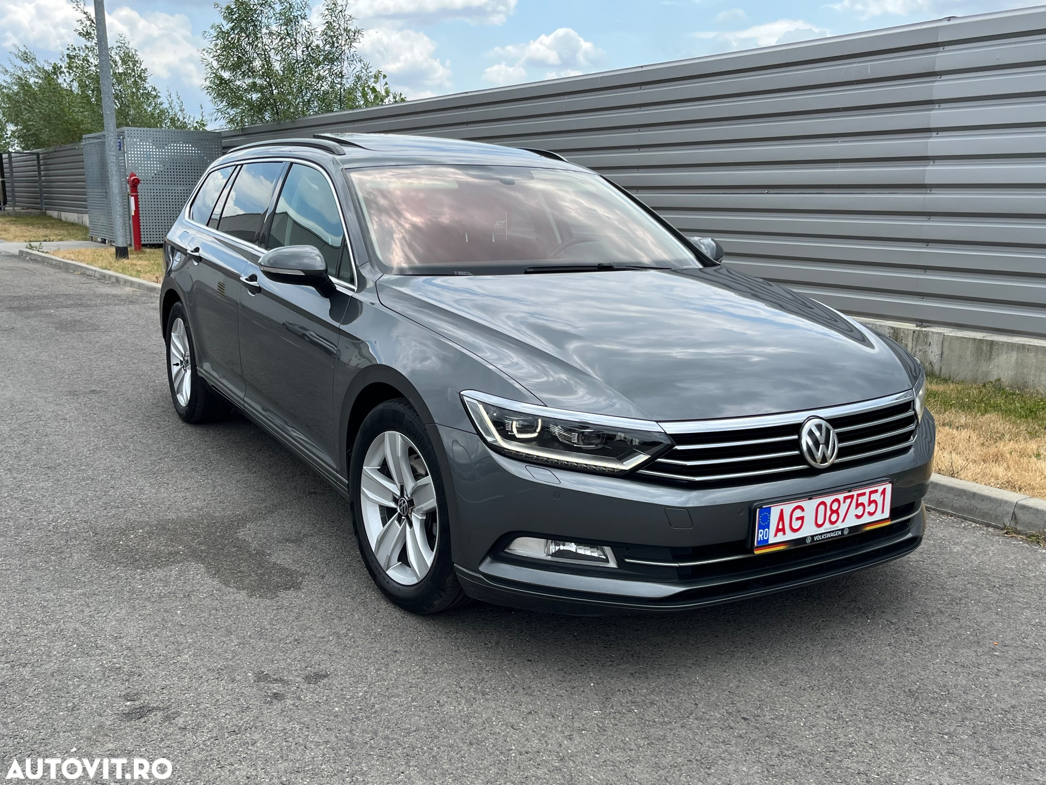 Volkswagen Passat - 2