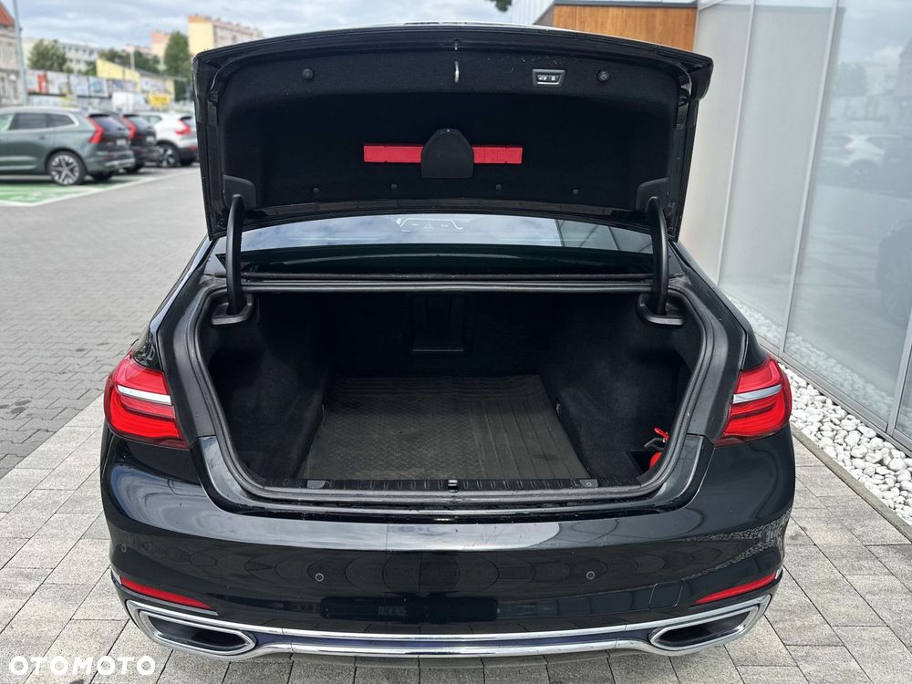 BMW Seria 7 - 25