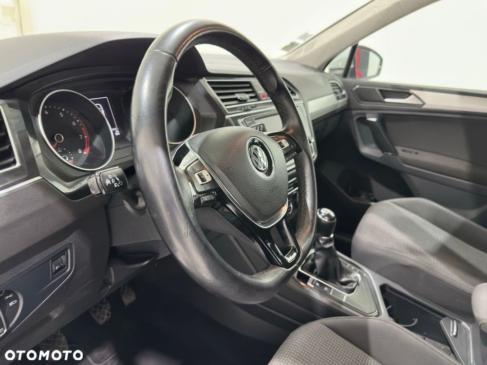 Volkswagen Tiguan - 21