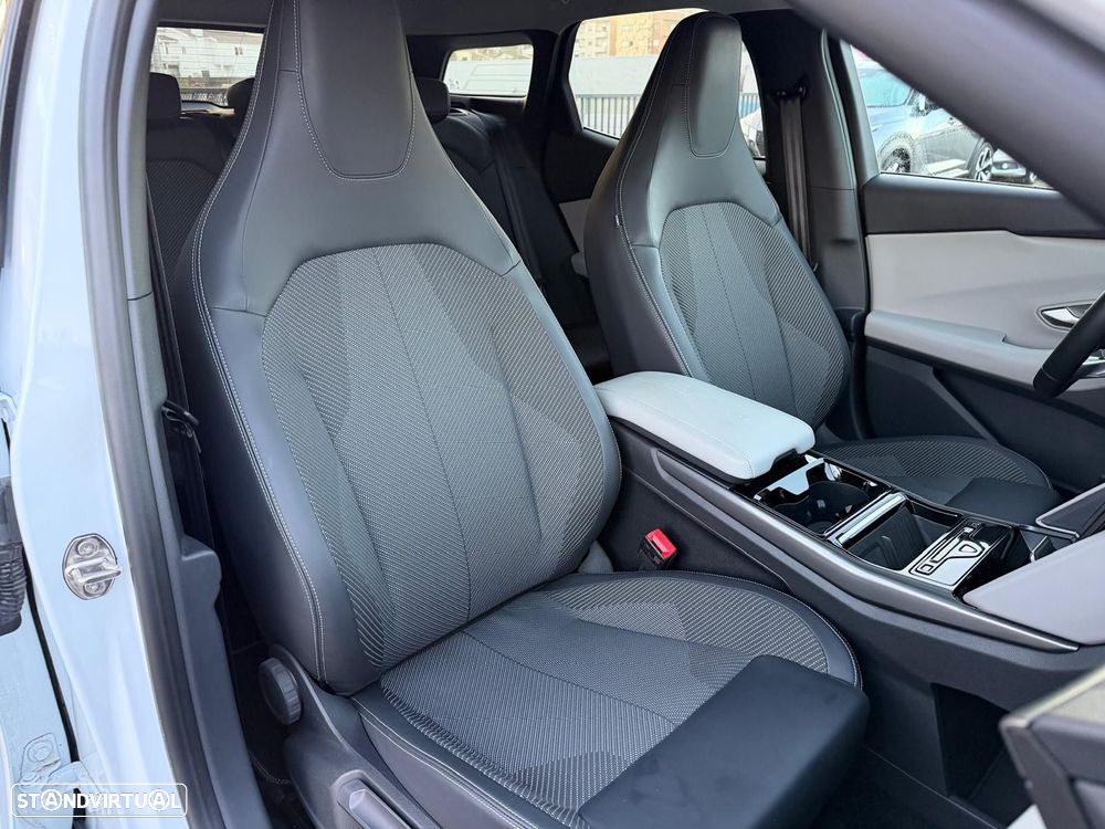 Ford Explorer 77 kWh Select - 17