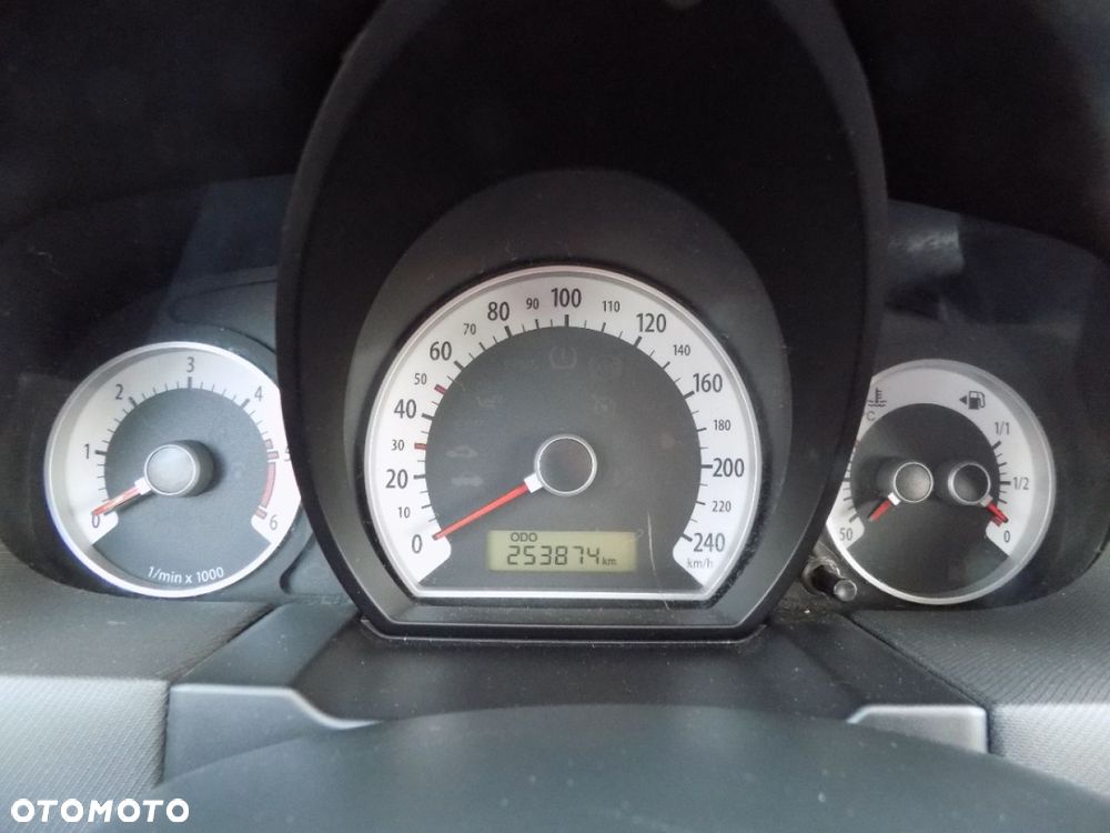 Kia Ceed - 10