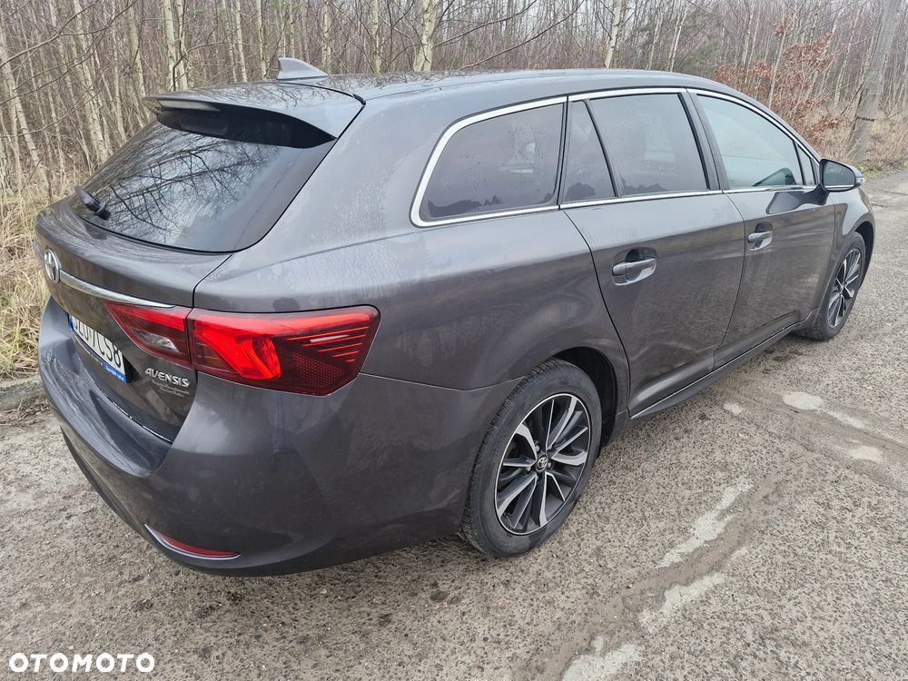 Toyota Avensis 2.0 D-4D Premium - 11
