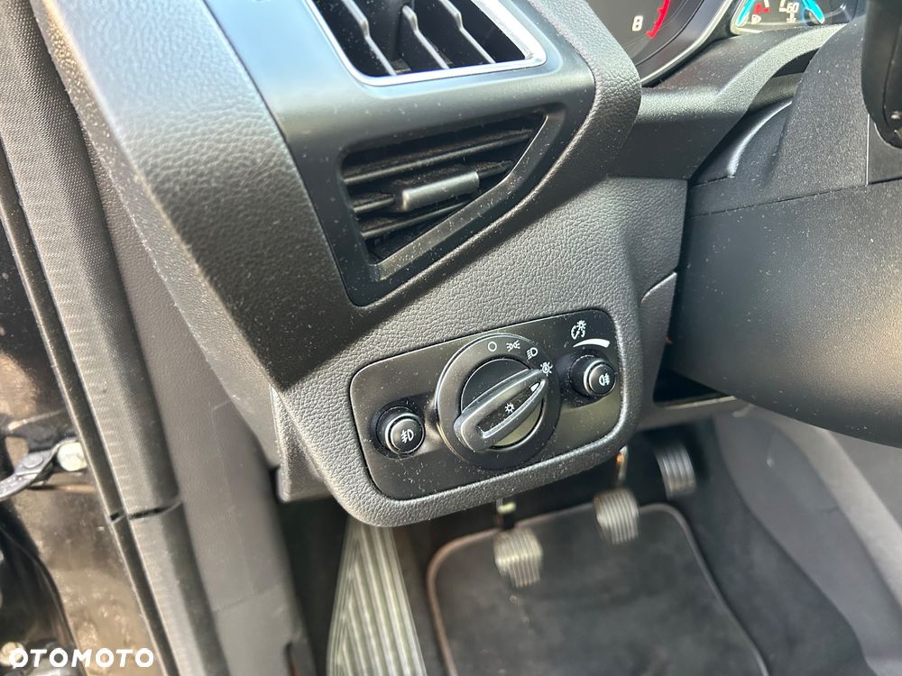 Ford Kuga 1.5 EcoBoost 2x4 Titanium - 13