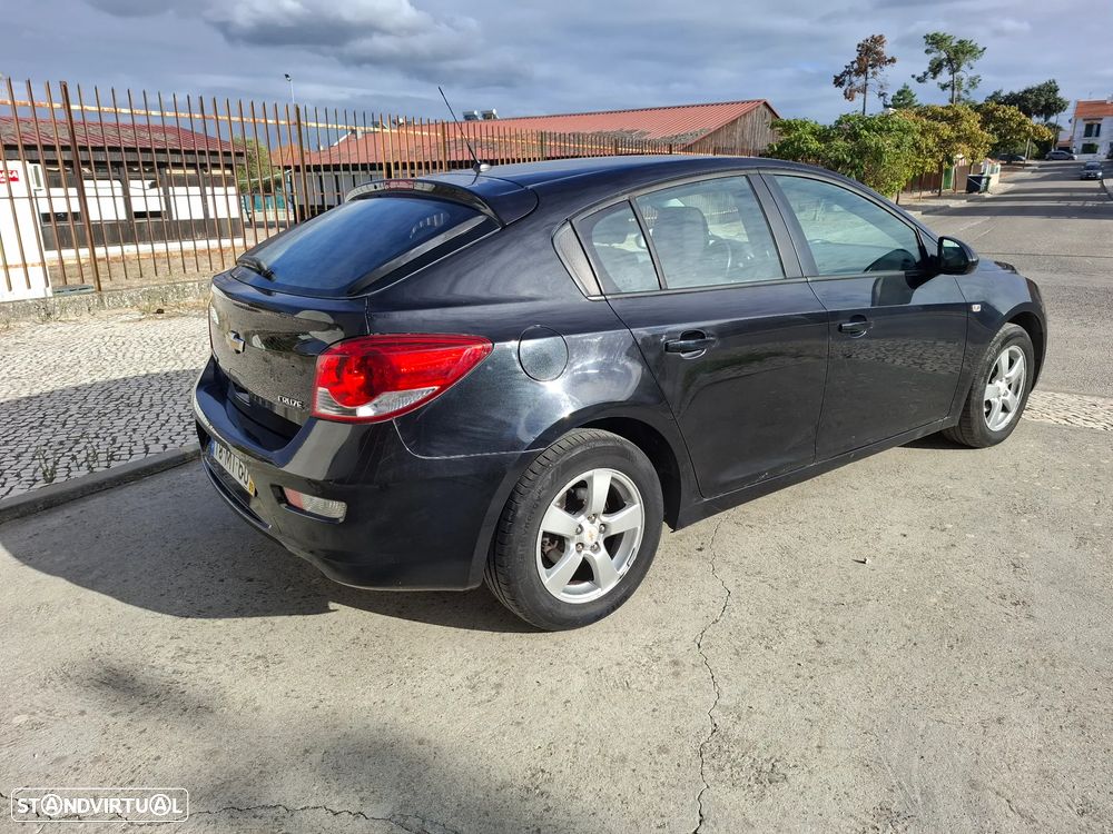 Chevrolet Cruze 1.6 LT - 4